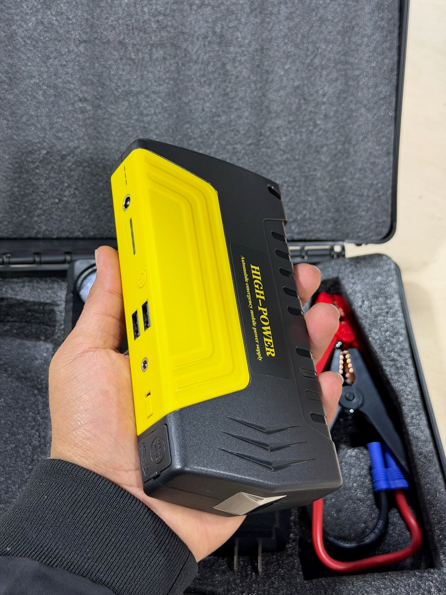 Kit de Emergencia Vehicular 5 en 1 — Arrancador Portátil + Compresor + Linterna