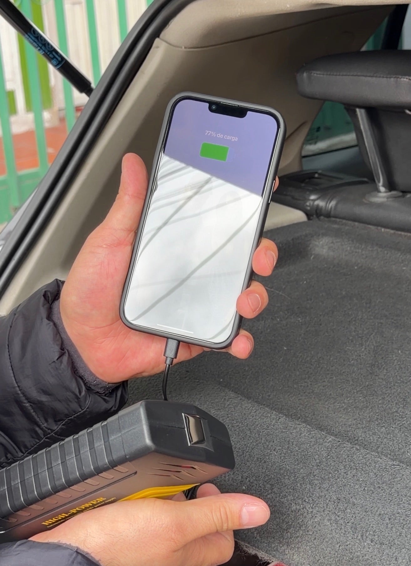 Kit de Emergencia Vehicular 5 en 1 — Arrancador Portátil + Compresor + Linterna